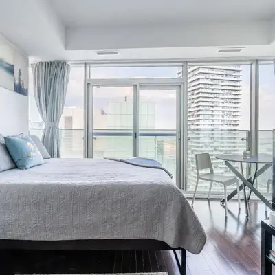 Lake view Studio Condo High Floor Downtown Toronto