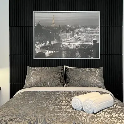 Private Room with Shared Bathroom in West-Toronto