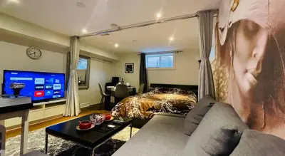 Gallery image of Kia luxury house in Richmond Hill