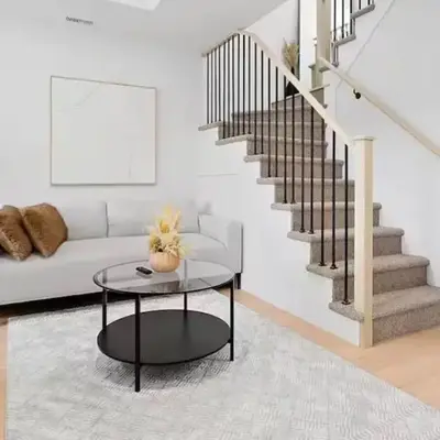 2Bdrm Penthouse Close To Falls With Parking