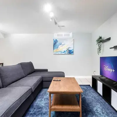 Roomy 1BD Apartment in Basement of House