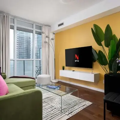 Live the excitement Stay next to Scotiabank Arena!