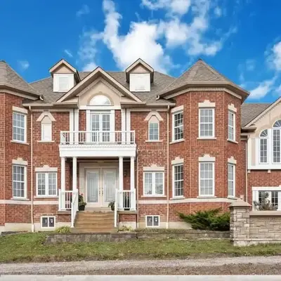 Exhilarating Castle Vibes In Toronto Area