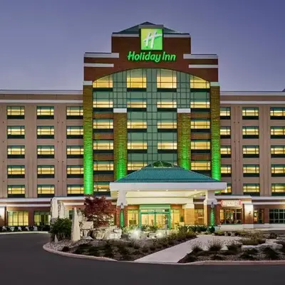 Holiday Inn & Suites Oakville at Bronte by IHG