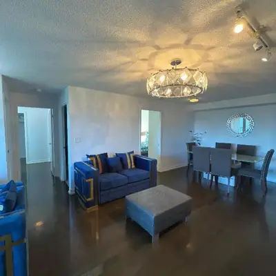 Toronto Downtown Luxurious Stylish 3 Bedroom 3 Bath 2 Balconies near Rogers Centre lakeview condo