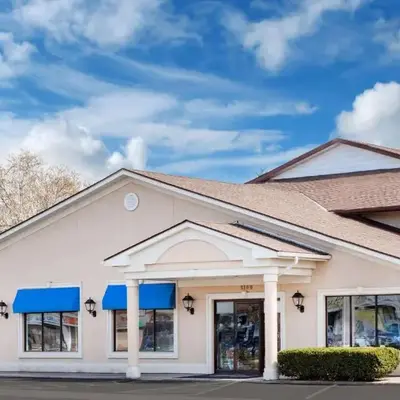Howard Johnson by Wyndham Niagara Falls
