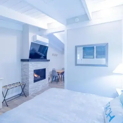 Boutique Suite #3