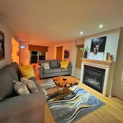 Luxurious Blue Mountain 3BR & 3BTH Walk-in to Village