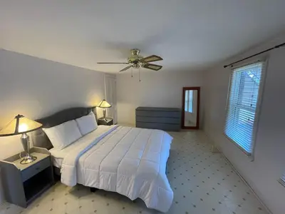 Gallery image of Falls House Downtown Niagara Falls Canada in Niagara Falls