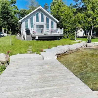 SouthLake Cottage on The Lake.